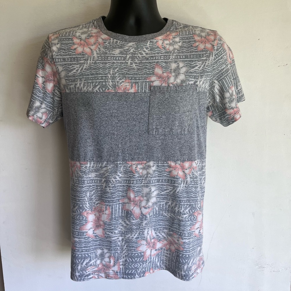 On the Byas Gray and Orange Short Sleeve  pocket Tee, men’s Small
